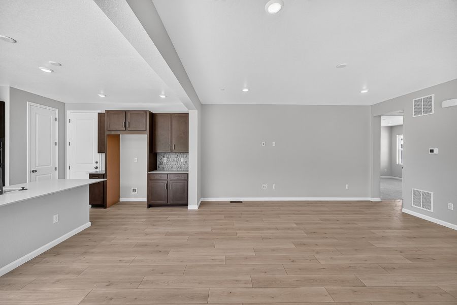 Spacious, unfurnished interior of a new home in Trailstone, Arvada (Image 20).