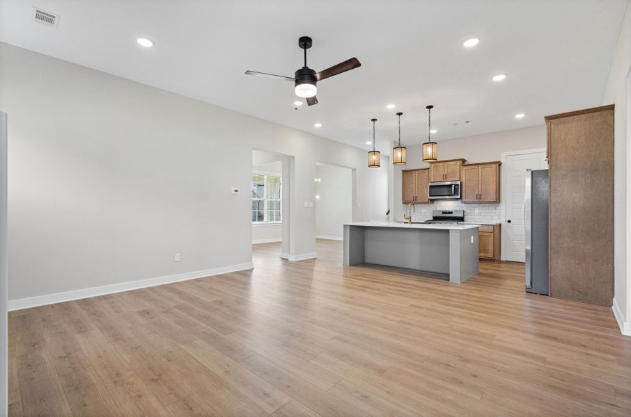 Spacious, unfurnished interior of a new home in Lockwood, Collierville (Image 14).