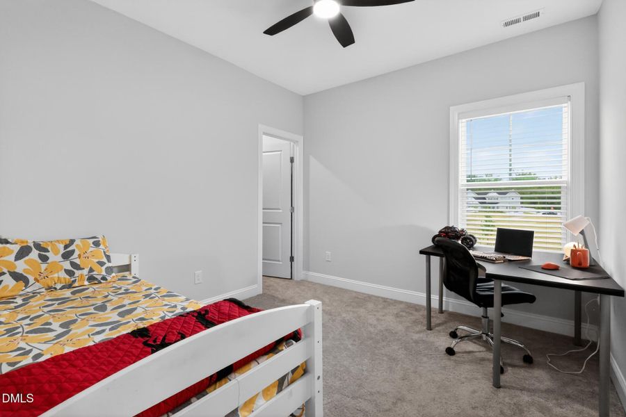 26_920_Jasper_Mine_Trl-Bedroom-_032