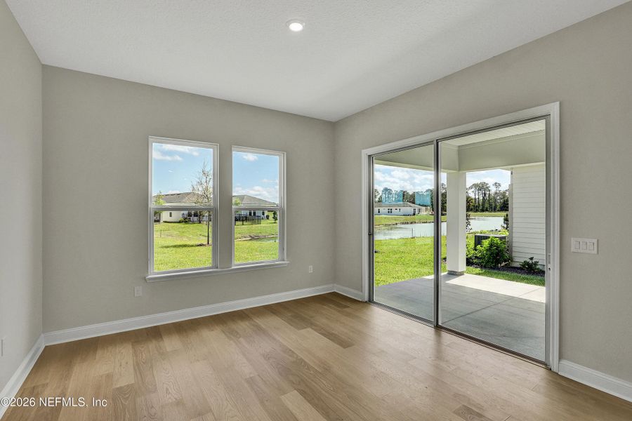 Spacious, unfurnished interior of a new home in Hyland Trail, Green Cove Springs (Image 12).