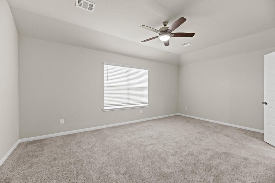 Spacious, unfurnished interior of a new home in Ridgeland Hills, Willis (Image 35).