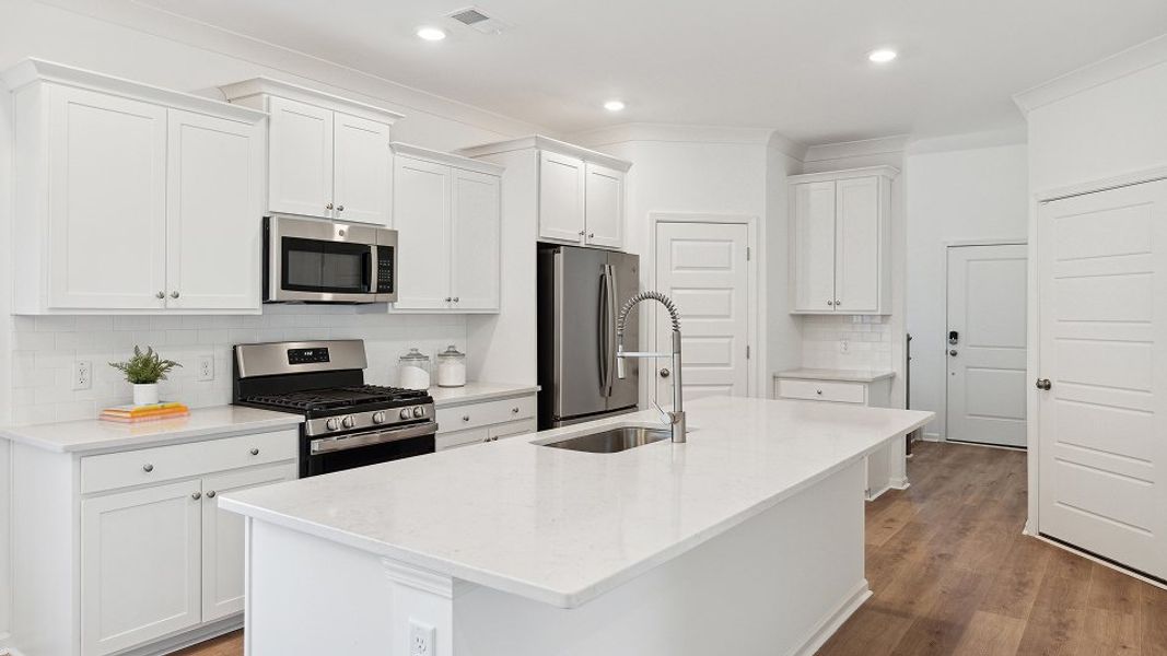 1429 Drake Kitchen 1of2 RT 6 3 25