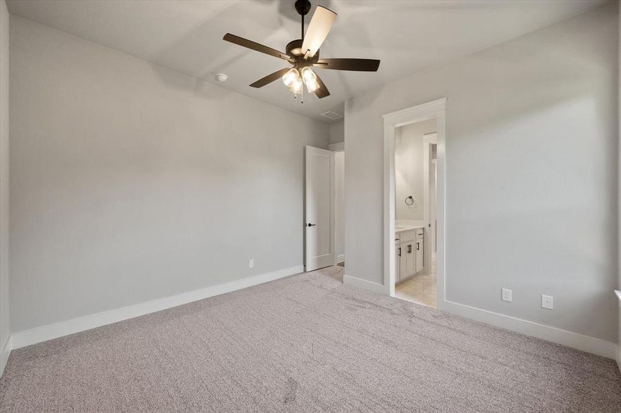 Spacious, unfurnished interior of a new home in , Arlington (Image 15).