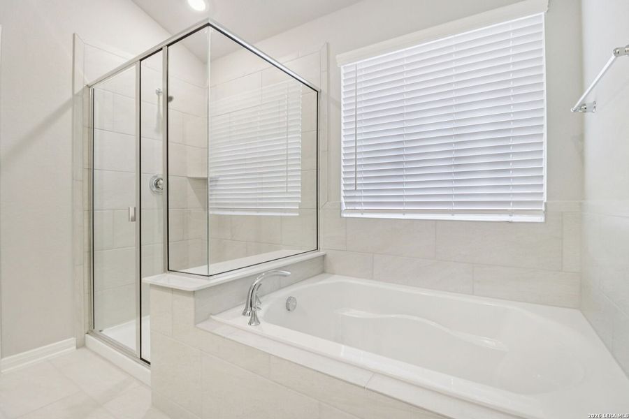 Furnished interior view inside a new home in Sagebrooke - Classic Series, San Antonio (Image 11).