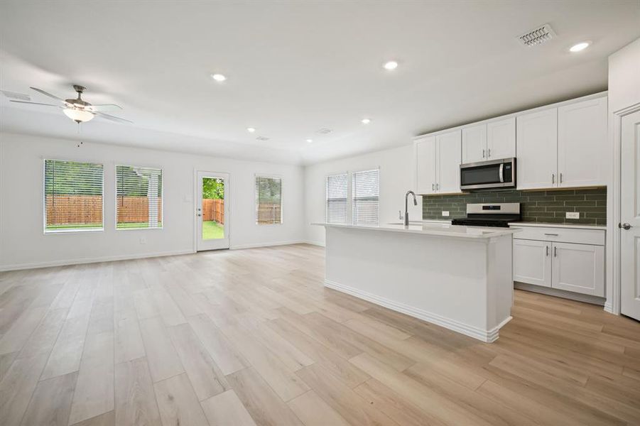 Spacious, unfurnished interior of a new home in Westmoor, Sherman (Image 24). Spacious, unfurnished interior of a new home in Westmoor, Sherman (Image 24).