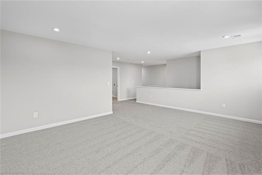 Spacious, unfurnished interior of a new home in Twin Lakes, Hoschton (Image 35).