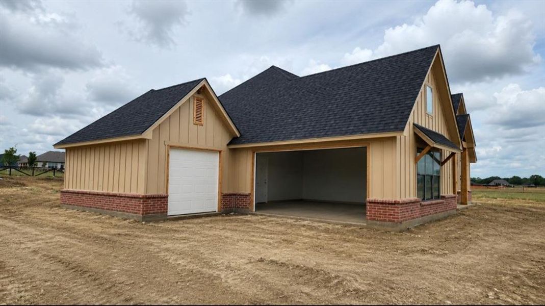 Image 16 of a home in Paloma Ranches.