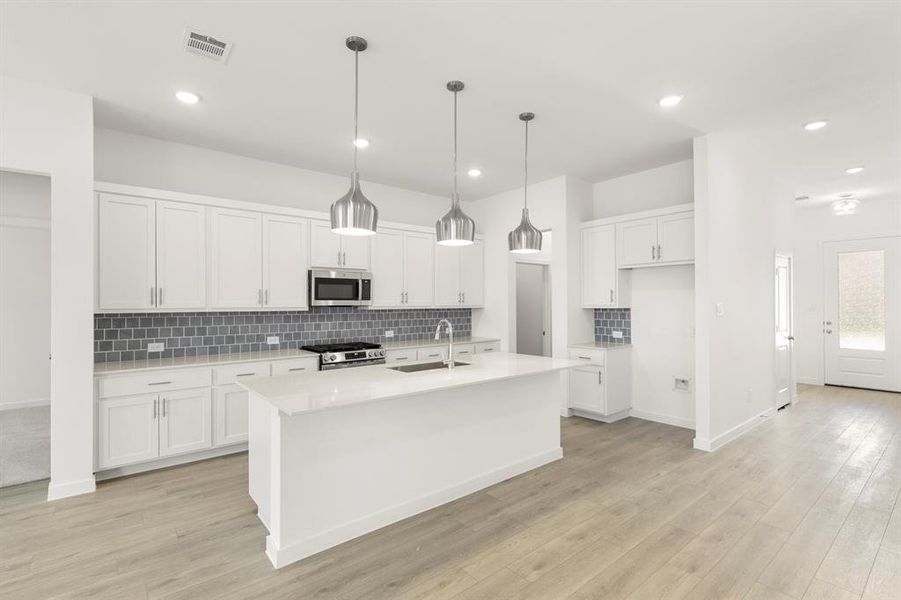 11. 1516 Eagle Meadow - Kitchen (2) 11. 1516 Eagle Meadow - Kitchen (2)