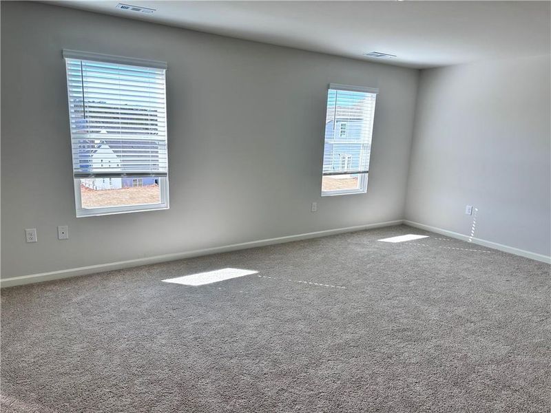 Spacious, unfurnished interior of a new home in , Dawsonville (Image 9).