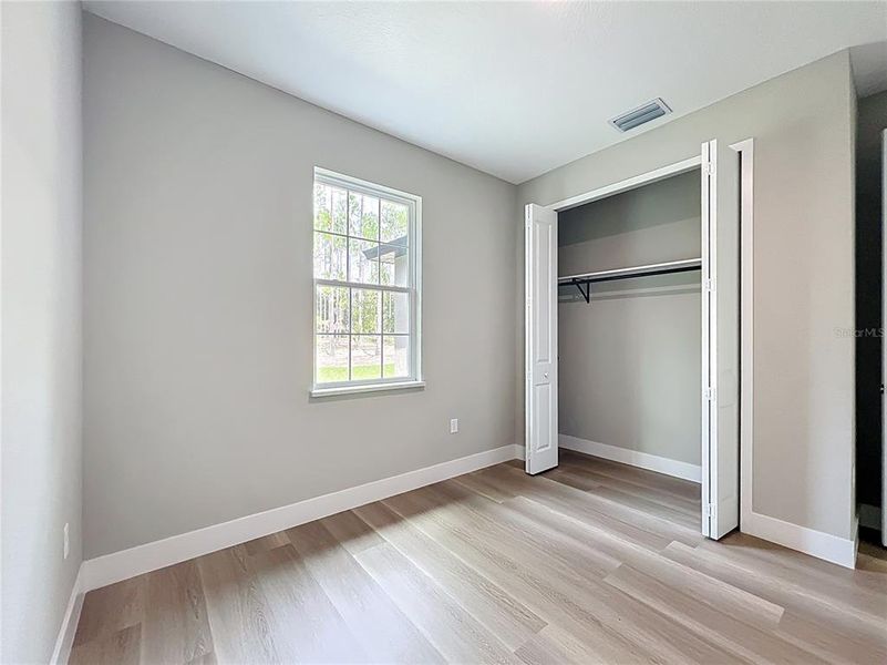 Spacious, unfurnished interior of a new home in , Citrus Springs (Image 24).