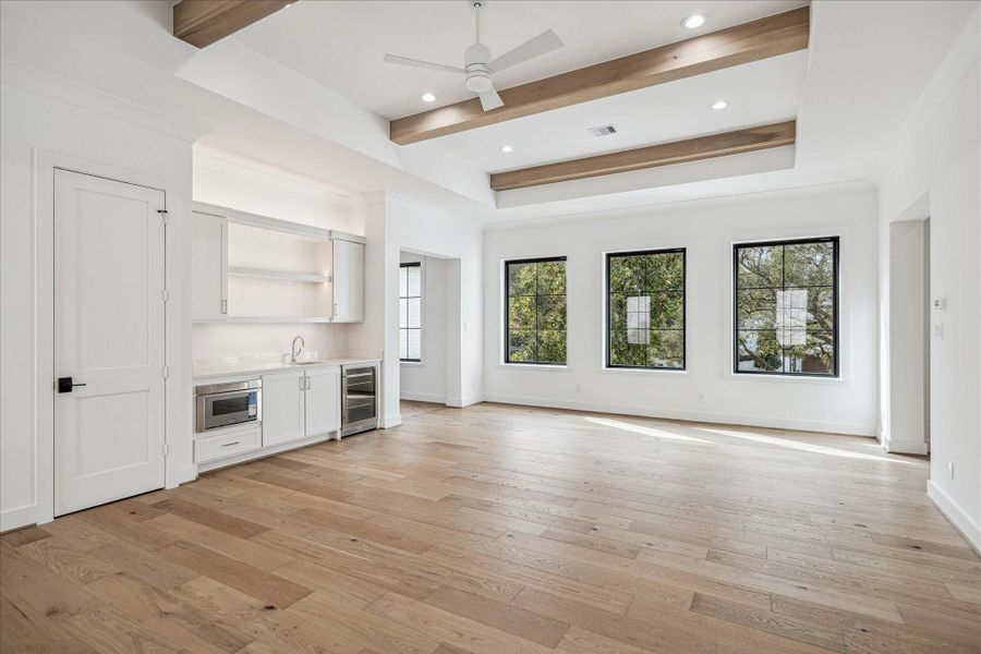 Spacious, unfurnished interior of a new home in , Houston (Image 23).