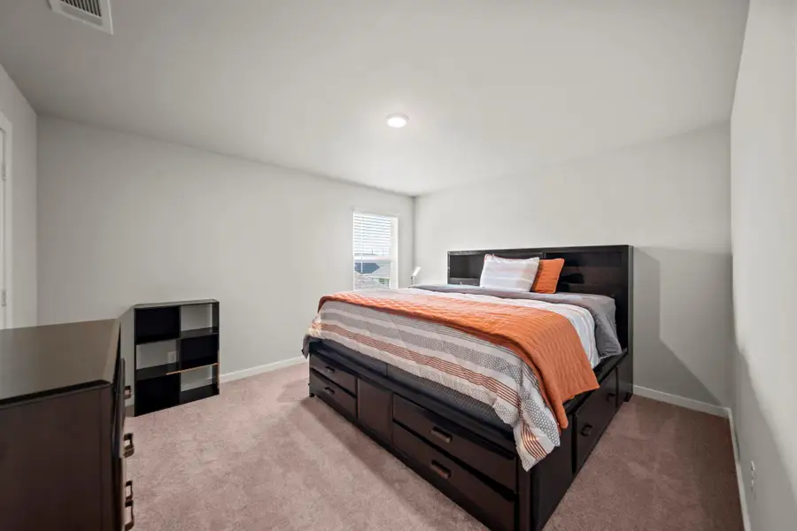 Secondary bedroom upstairs Secondary bedroom upstairs