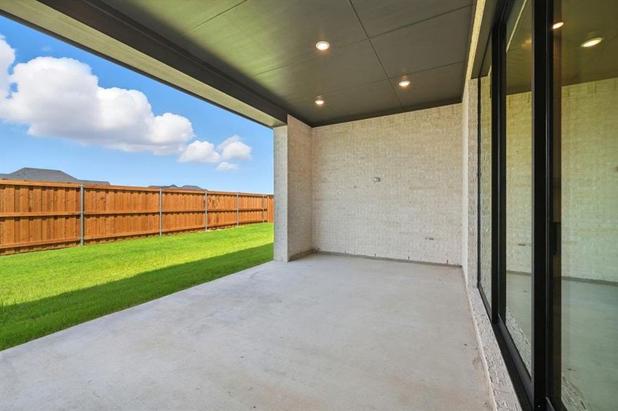 Exterior details and patio area of a home in Mosaic, Celina (Image 2).