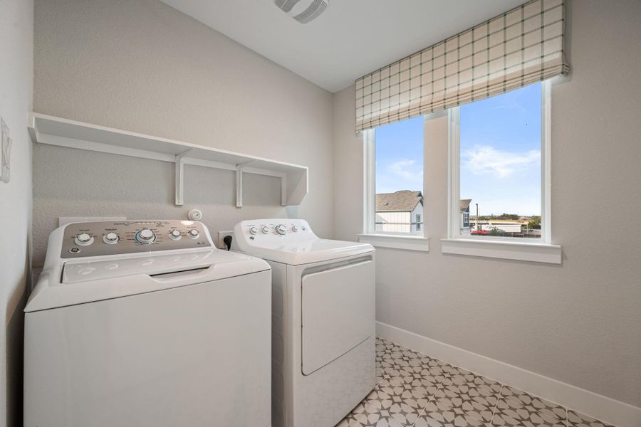 Furnished interior view inside a new home in Sarah's Creek, Pflugerville (Image 30).