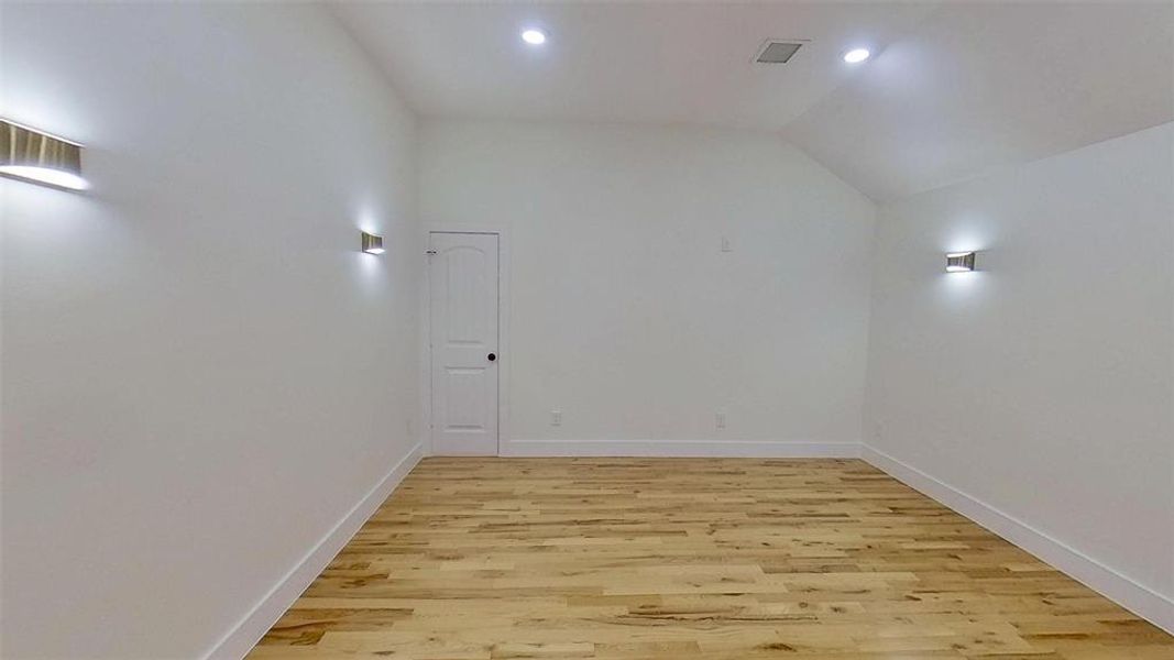 Spacious, unfurnished interior of a new home in , Mabank (Image 16). Spacious, unfurnished interior of a new home in , Mabank (Image 16).