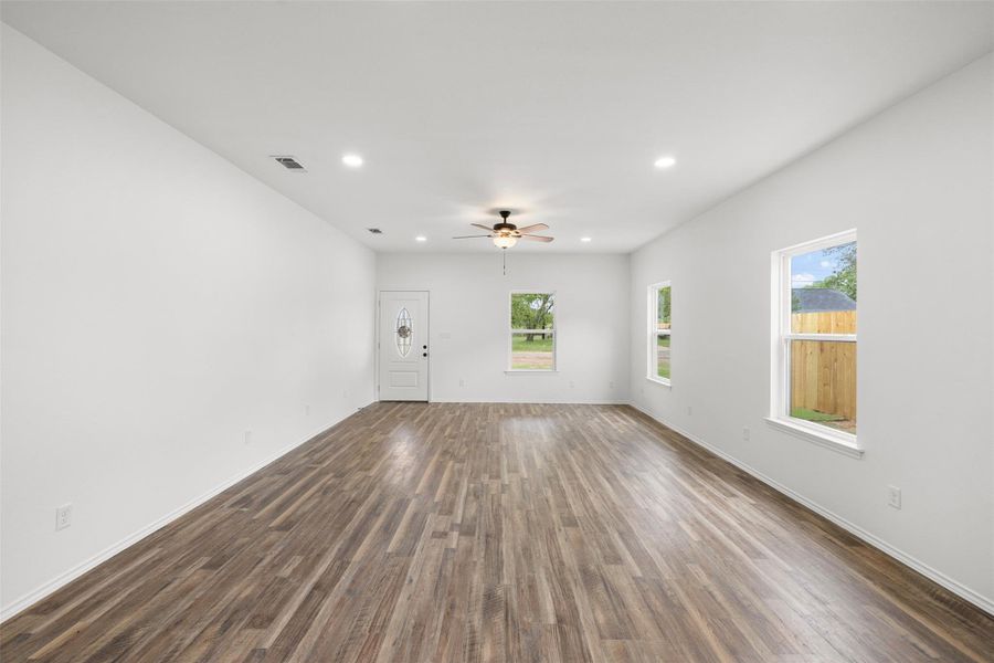 Spacious, unfurnished interior of a new home in , Lexington (Image 22).