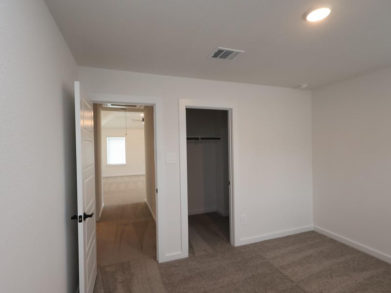 Spacious, unfurnished interior of a new home in Sorella, Tomball (Image 11).