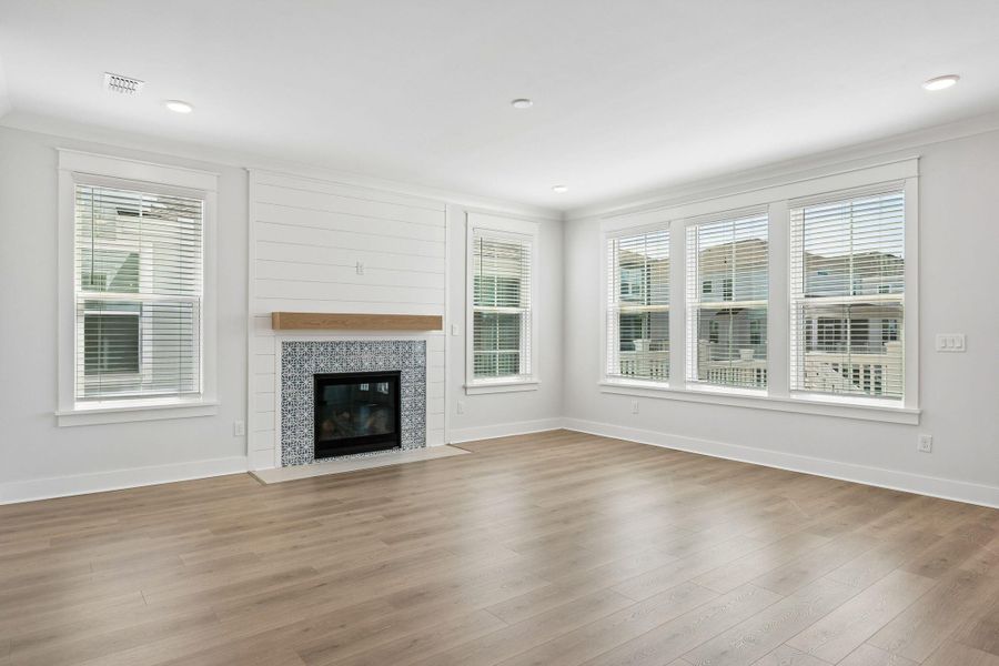 Spacious, unfurnished interior of a new home in Liberty Hill Farm, Mount Pleasant (Image 29).