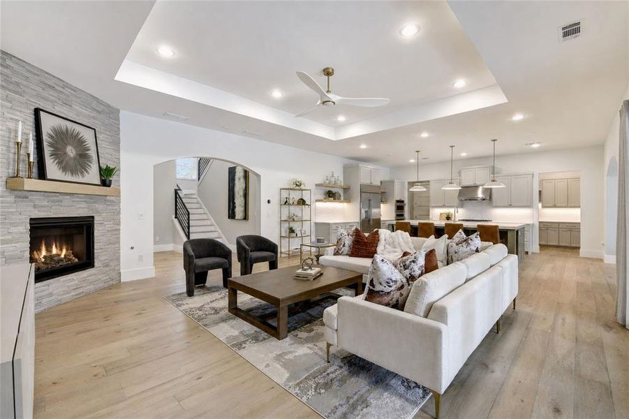 Furnished interior view inside a new home in , Colleyville (Image 33).