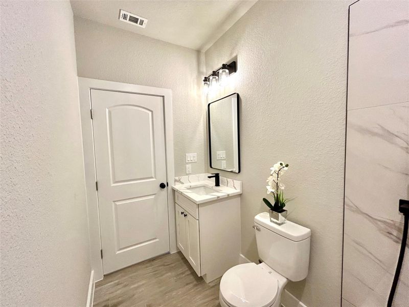 Furnished interior view inside a new home in , Bastrop (Image 16).