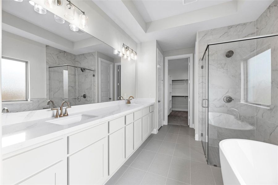 Representative image. Features, selections and colors may vary. Representative image. Features, selections and colors may vary.