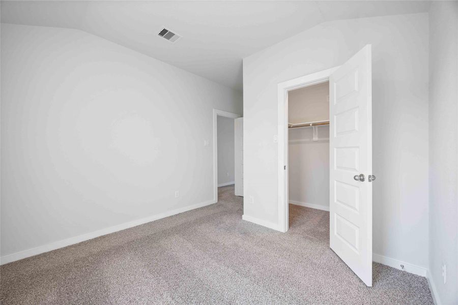 Spacious, unfurnished interior of a new home in Sandrock Station, Houston (Image 16).