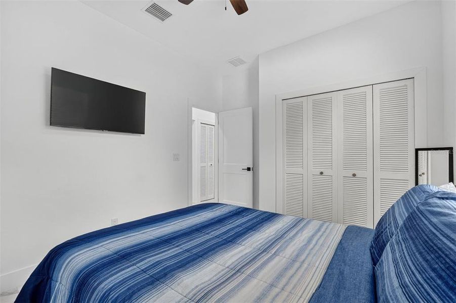 Furnished interior view inside a new home in , Thonotosassa (Image 62). Furnished interior view inside a new home in , Thonotosassa (Image 62).