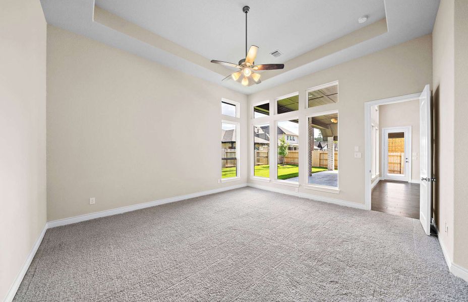 Representative unfurnished interior of a home built from the 4082 by Ravenna Homes in Artavia 70′, Conroe (Image 39).