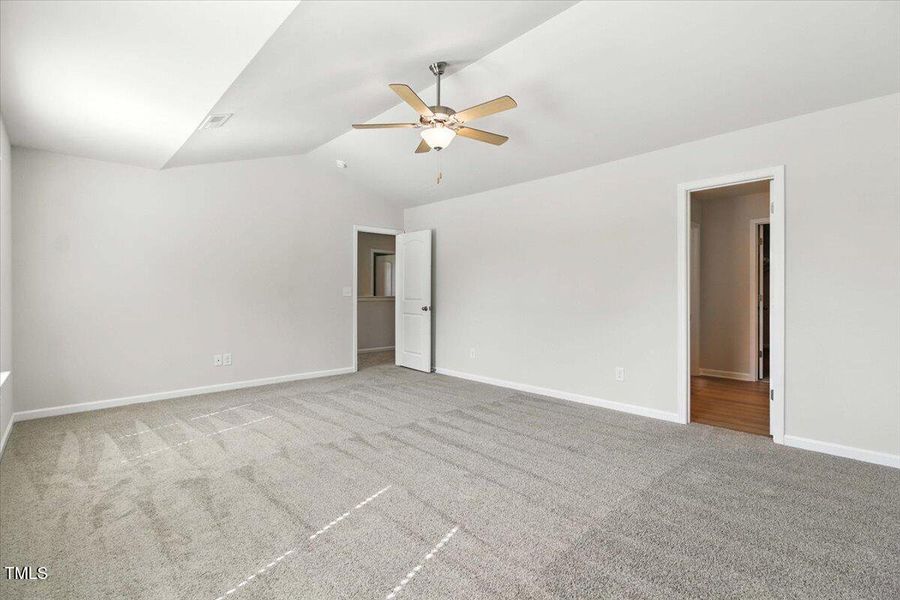 16-Primary Suite w_ Ceiling Fan