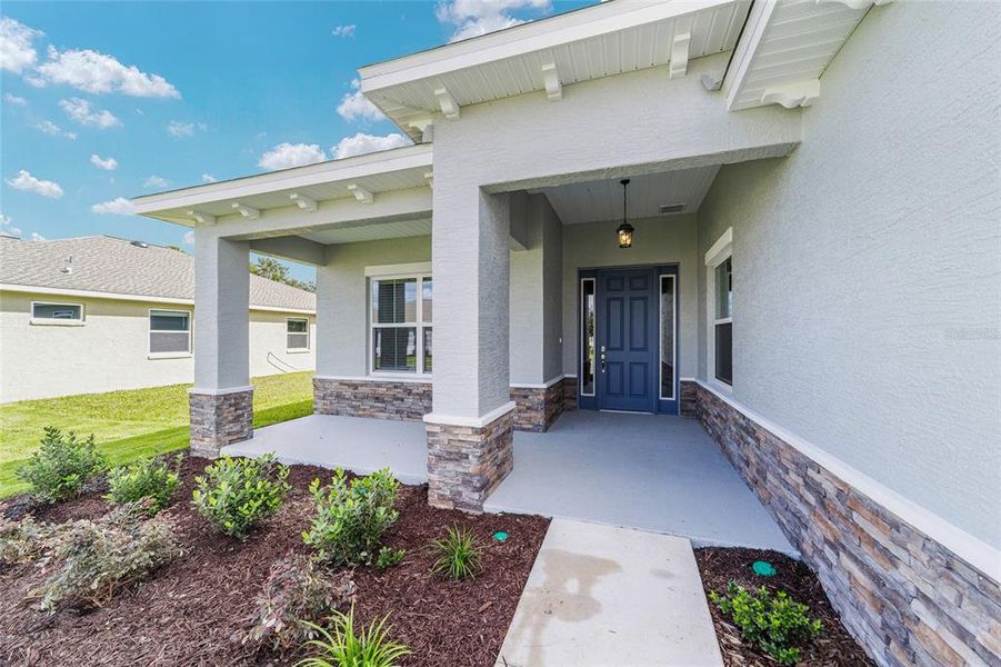 Exterior details and patio area of a home in , Ocala (Image 26).