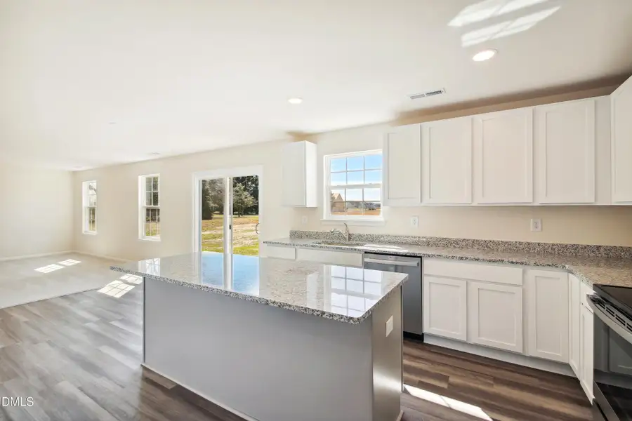 Summit - main level-kitchen-img