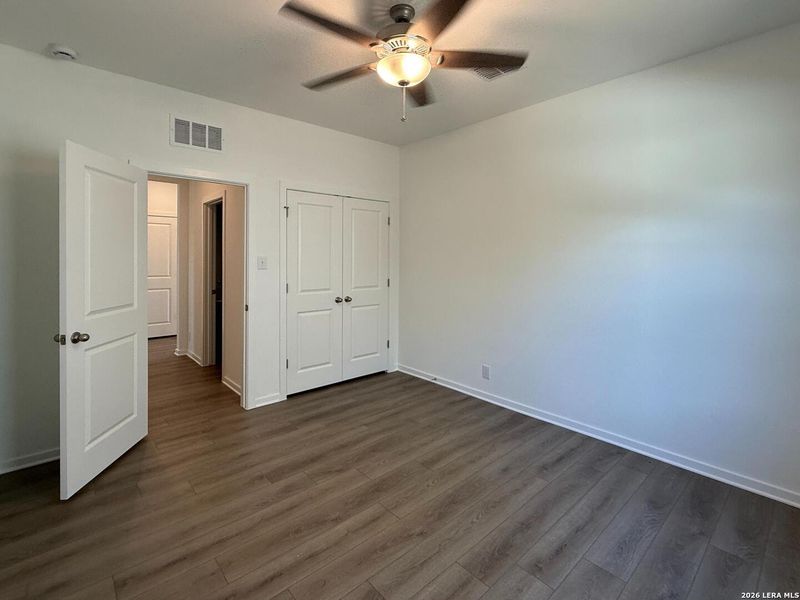 Spacious, unfurnished interior of a new home in Hennersby Hollow, San Antonio (Image 24). Spacious, unfurnished interior of a new home in Hennersby Hollow, San Antonio (Image 24).