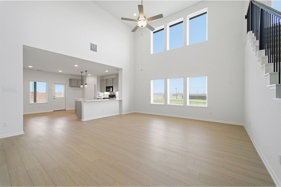 Spacious, unfurnished interior of a new home in Saddlebrook Estates, Waxahachie (Image 24). Spacious, unfurnished interior of a new home in Saddlebrook Estates, Waxahachie (Image 24).