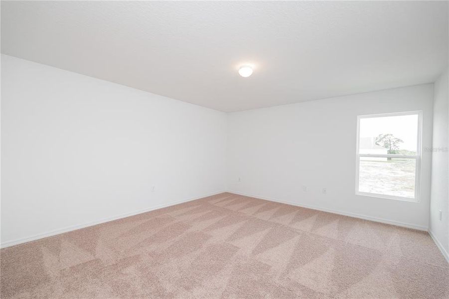 Spacious, unfurnished interior of a new home in , Winter Haven (Image 24).