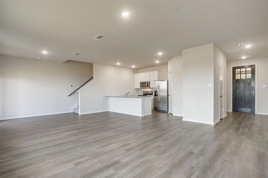 Spacious, unfurnished interior of a new home in , Mansfield (Image 36).