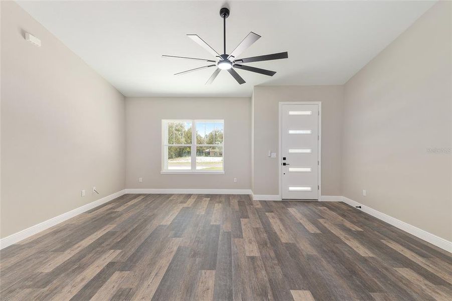 Spacious, unfurnished interior of a new home in , Citrus Springs (Image 17).