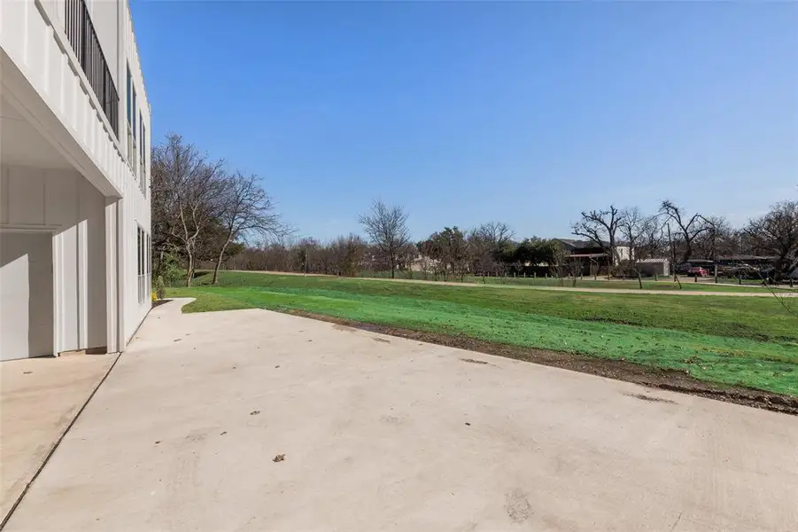 Exterior details and patio area of a home in , Dallas (Image 3).