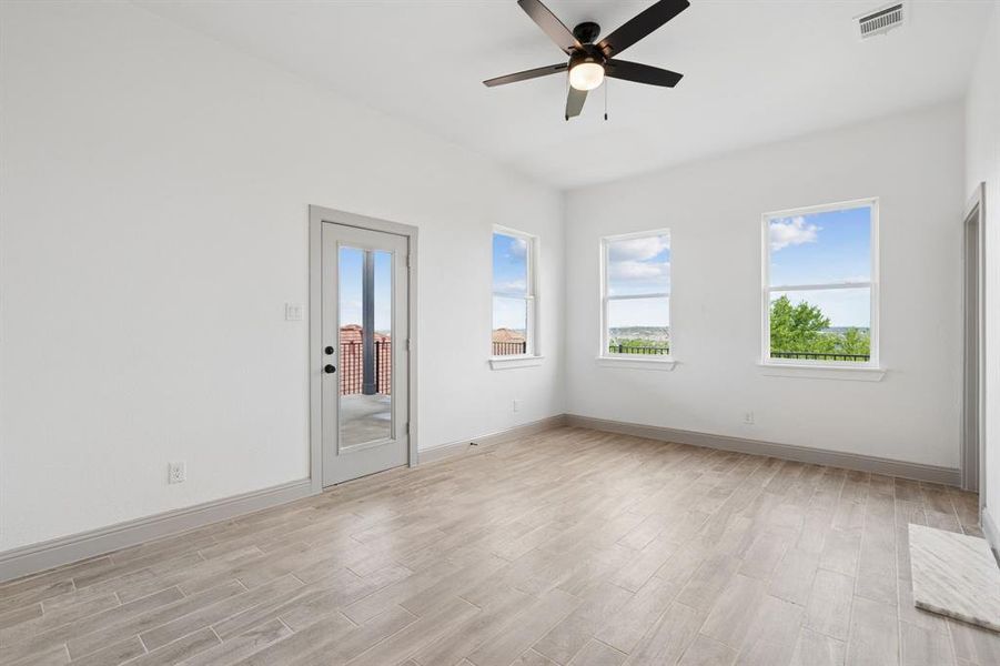 Spacious, unfurnished interior of a new home in Hills of Lake Country, Fort Worth (Image 26).