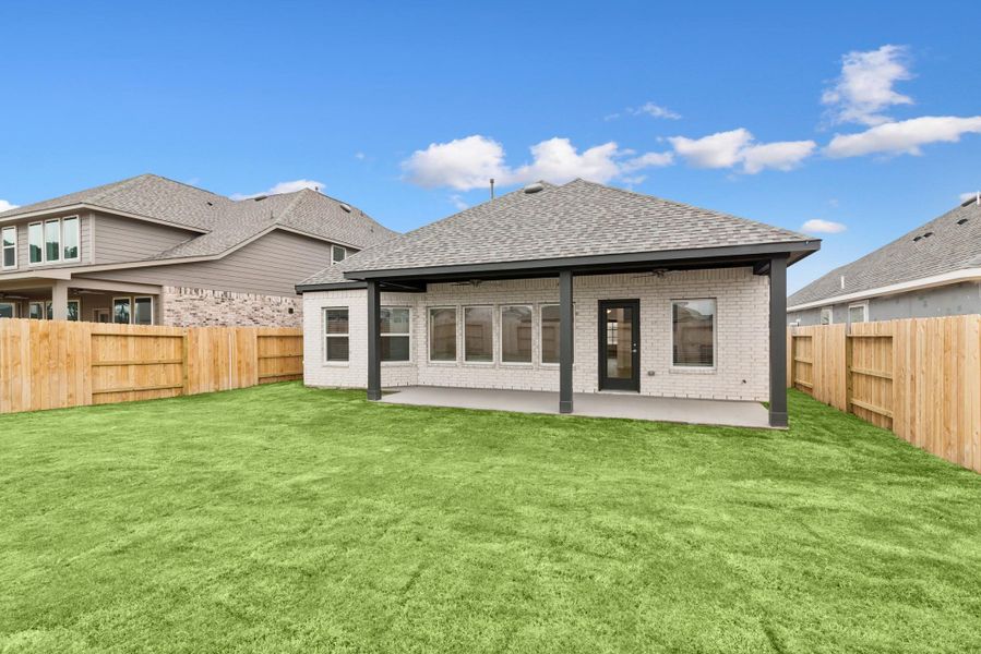 Exterior details and patio area of a home in Sorella, Tomball (Image 10).
