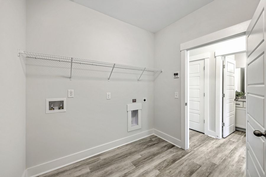 Spacious, unfurnished interior of a new home in , Dorchester (Image 41).