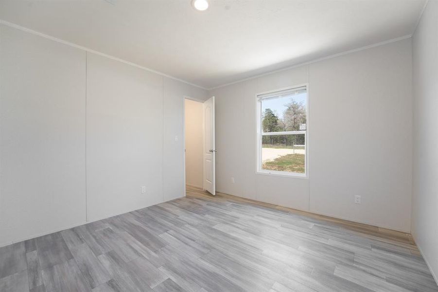 Spacious, unfurnished interior of a new home in , Bastrop (Image 9).