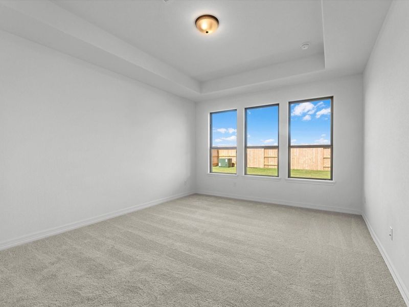 Spacious, unfurnished interior of a new home in Sunterra Lakes, Brookshire (Image 19).