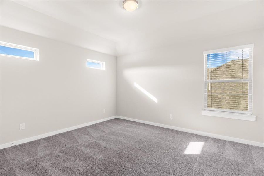 Spacious, unfurnished interior of a new home in Wolf Creek Farms, Melissa (Image 37).