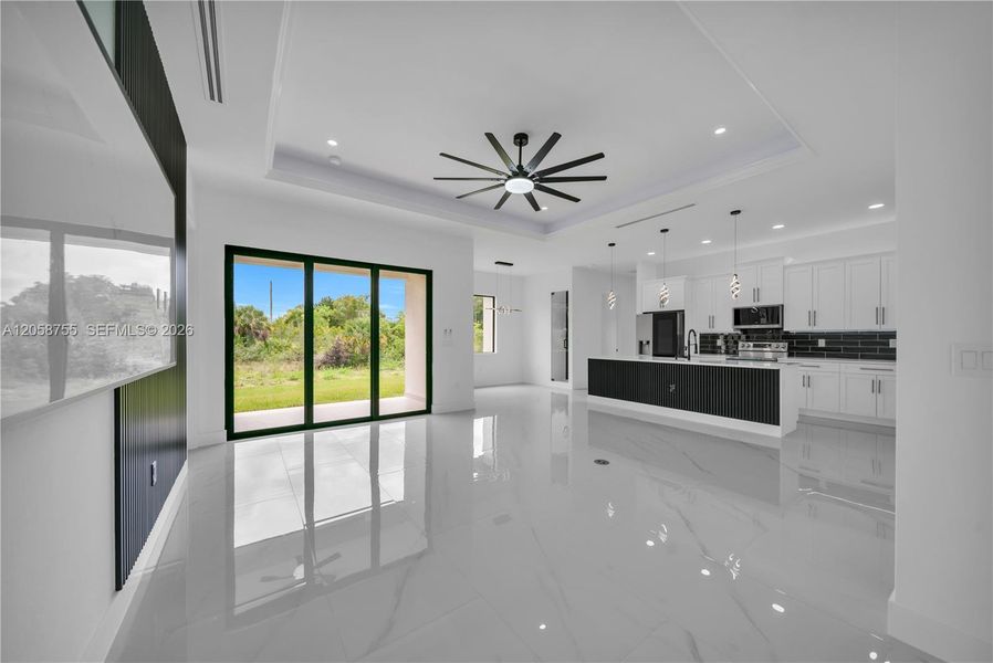 Spacious, unfurnished interior of a new home in , Lehigh Acres (Image 21).