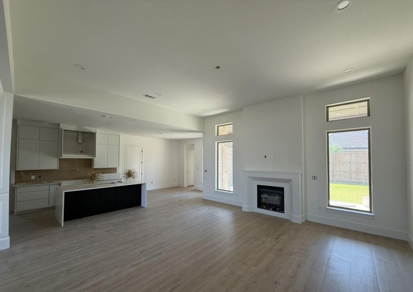 Spacious, unfurnished interior of a new home in , Beaumont (Image 8).