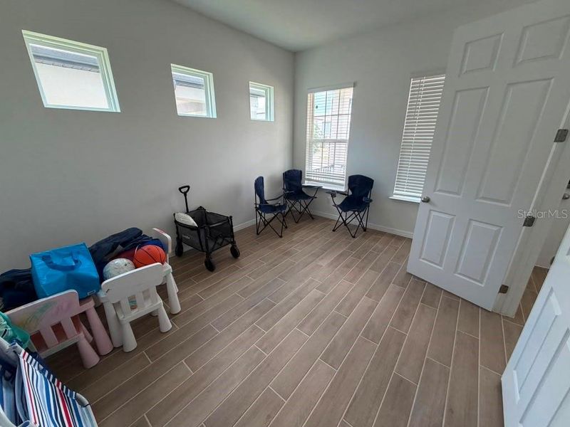 Furnished interior view inside a new home in , Winter Garden (Image 6).