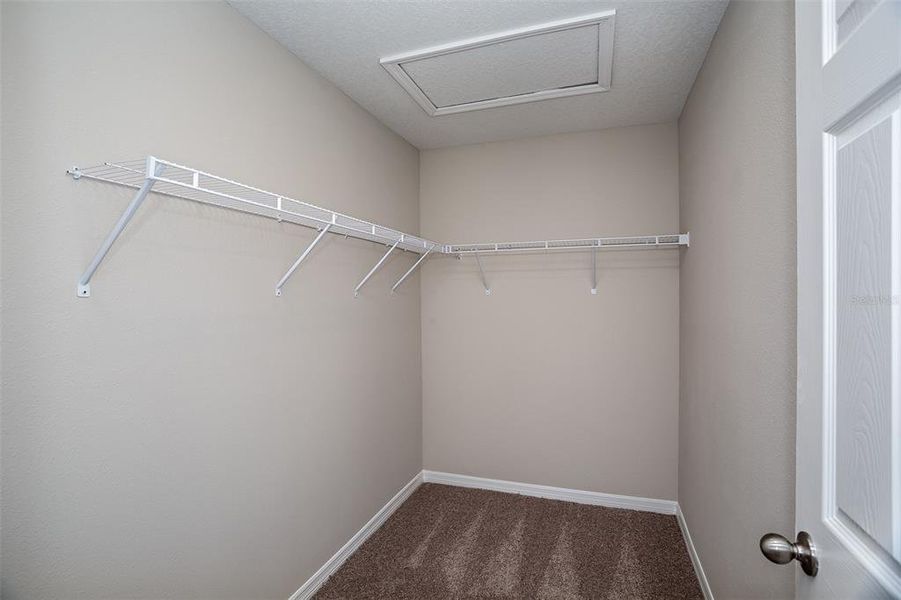 Spacious, unfurnished interior of a new home in Villa Mar, Winter Haven (Image 21).