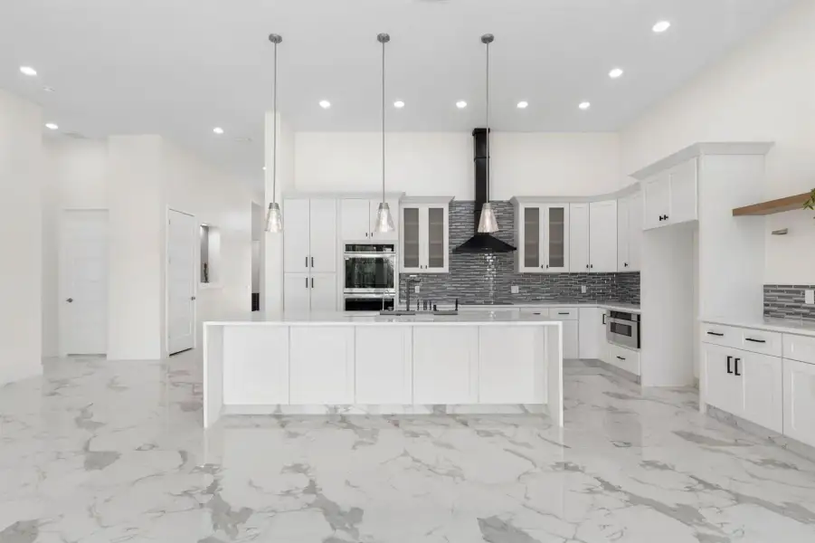 11-web-or-mls-116 Longview Way N-10