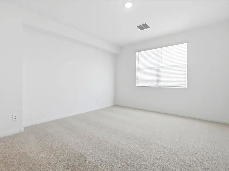 Spacious, unfurnished interior of a new home in Silva Farms - Classic Series, Goodyear (Image 7).