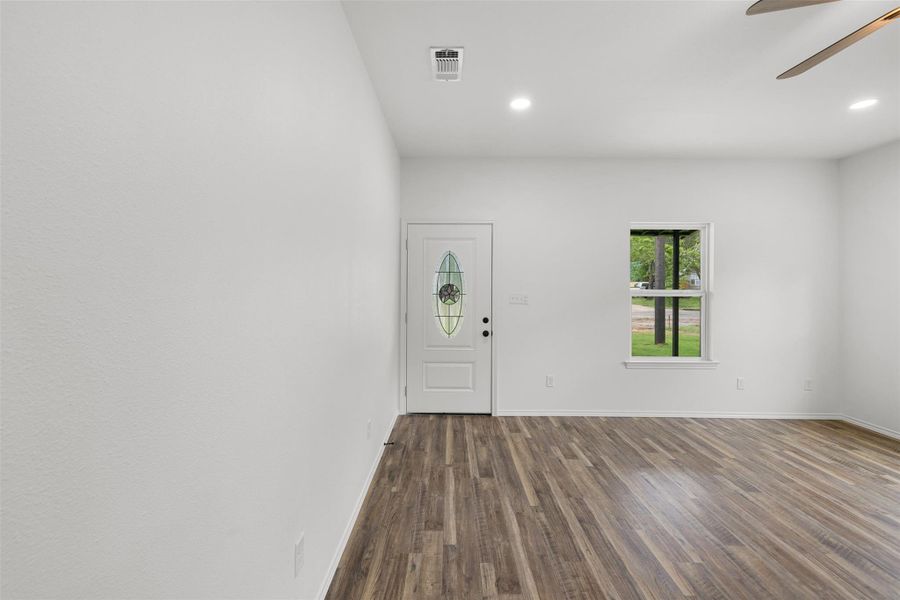 Spacious, unfurnished interior of a new home in , Lexington (Image 10).